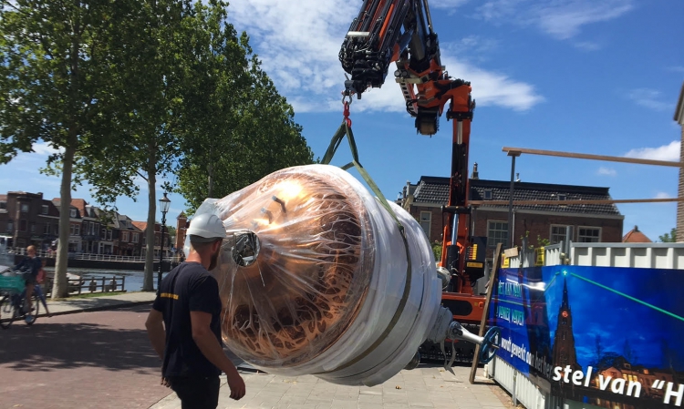 Levering brouwketels bij de Wispe brouwerij in Weesp
